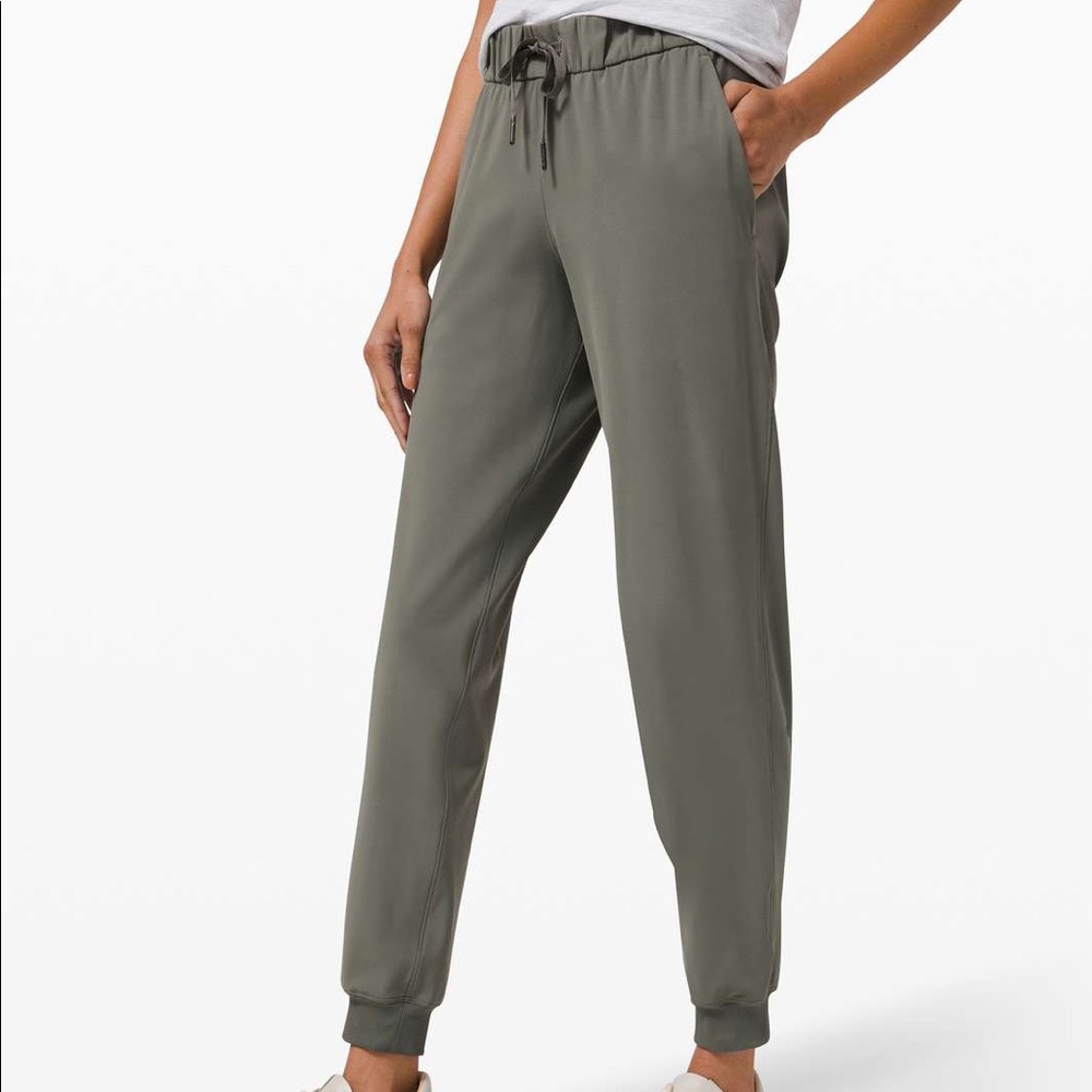 Lululemon On the Fly 28” Woven Jogger